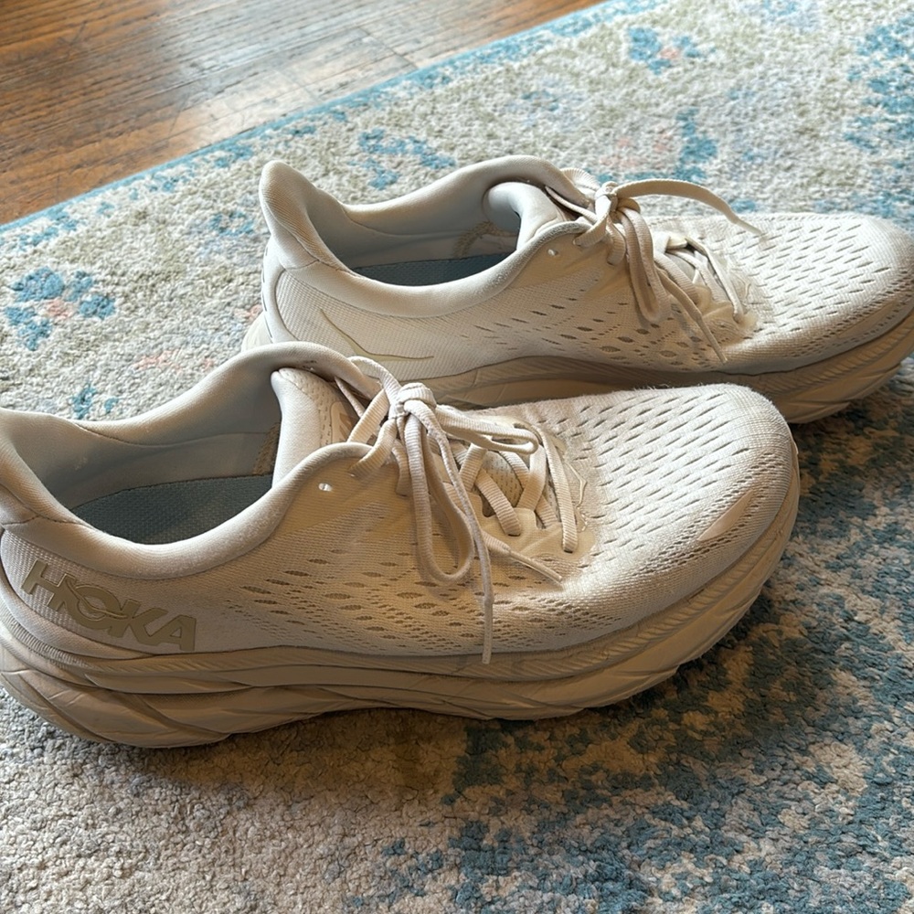 Hoka Clifton 8 women size 9.5 used